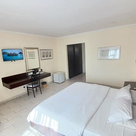 Villa Via Hotel Midrand Exterior foto