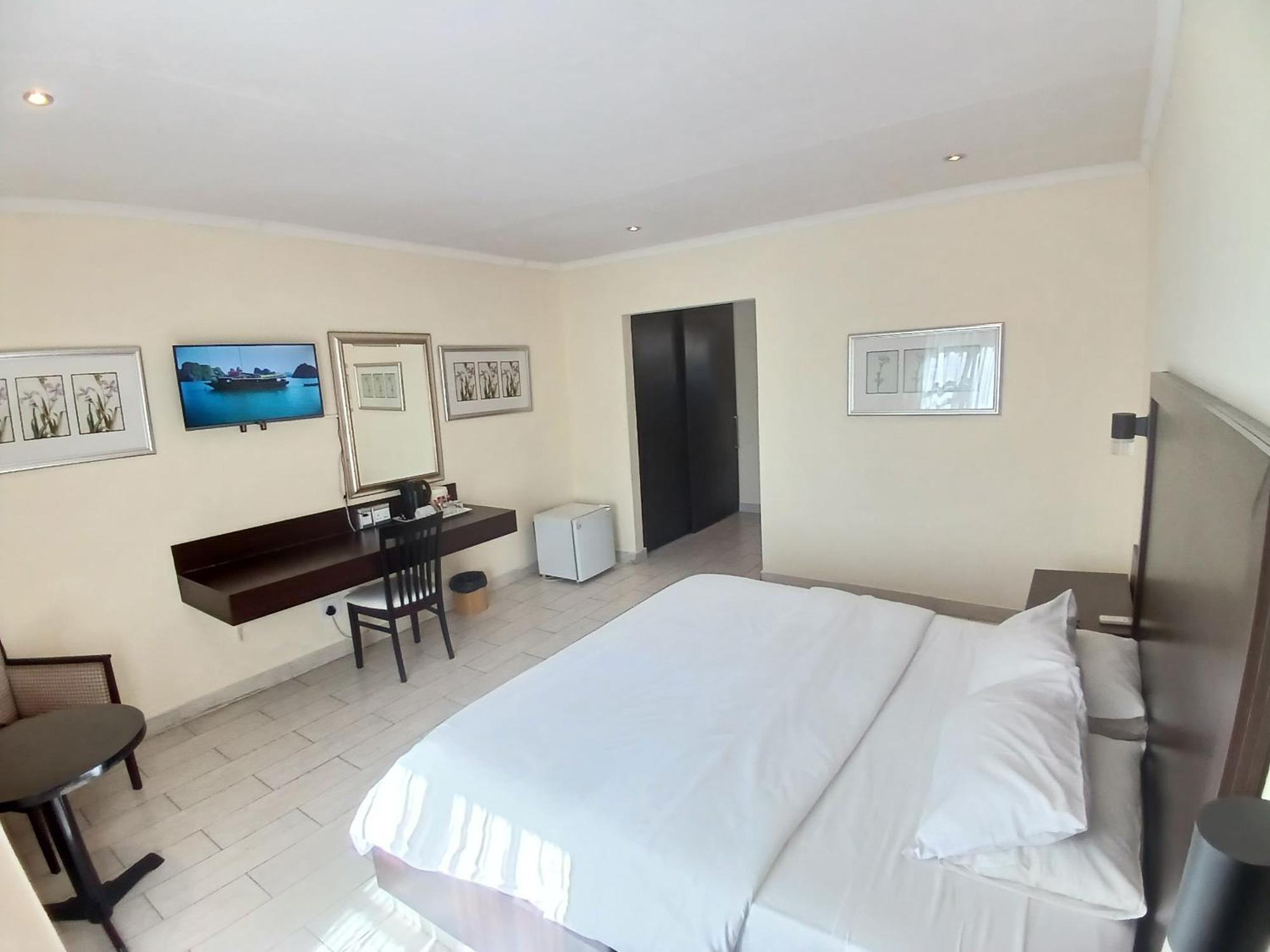 Villa Via Hotel Midrand Exterior foto